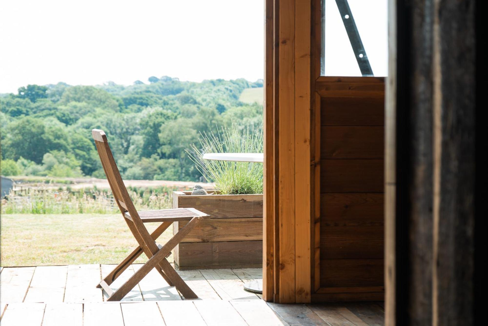 Swallowfield Glamping-Station Master 约维尔 外观 照片