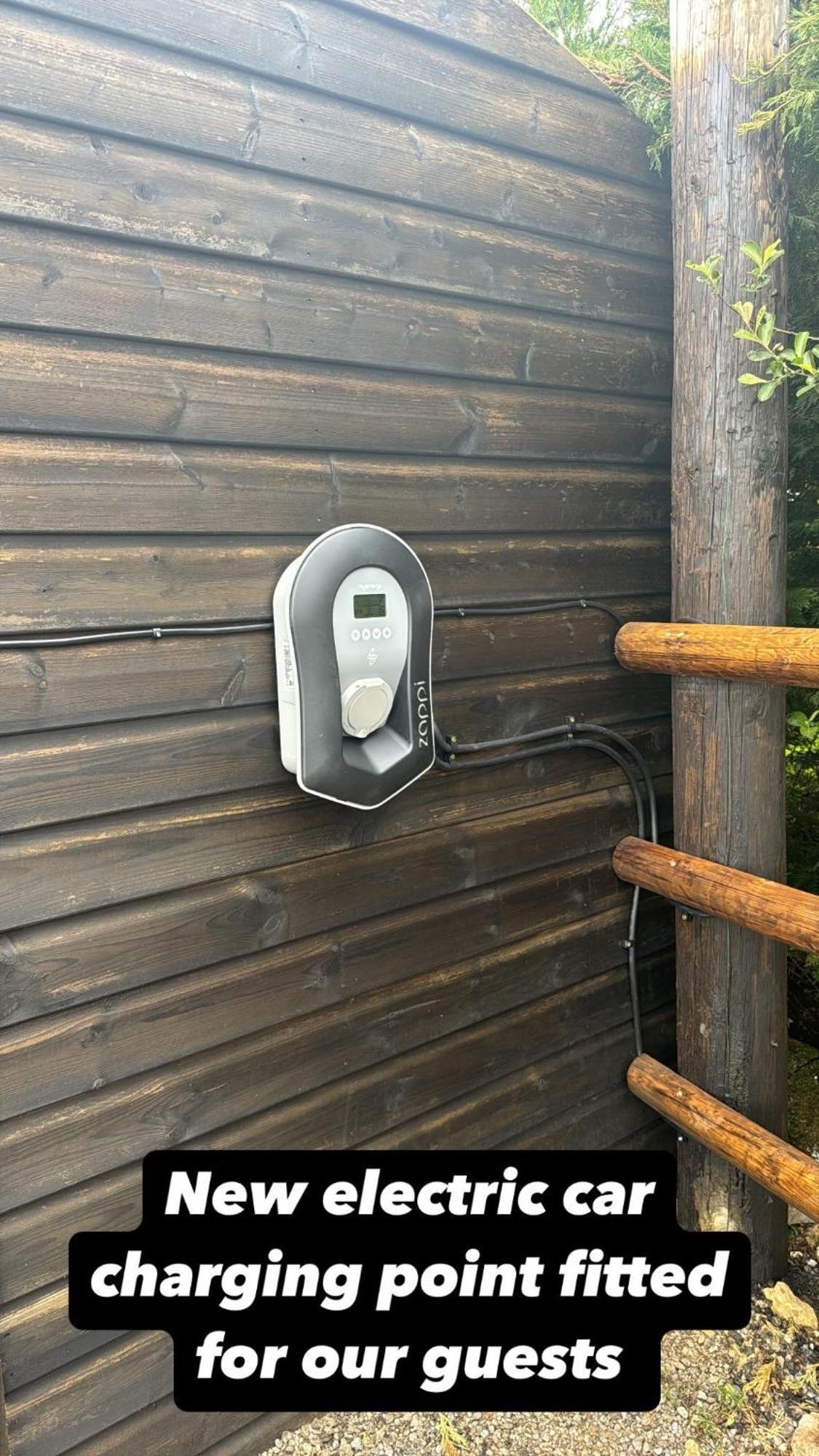 Swallowfield Glamping-Station Master 约维尔 外观 照片